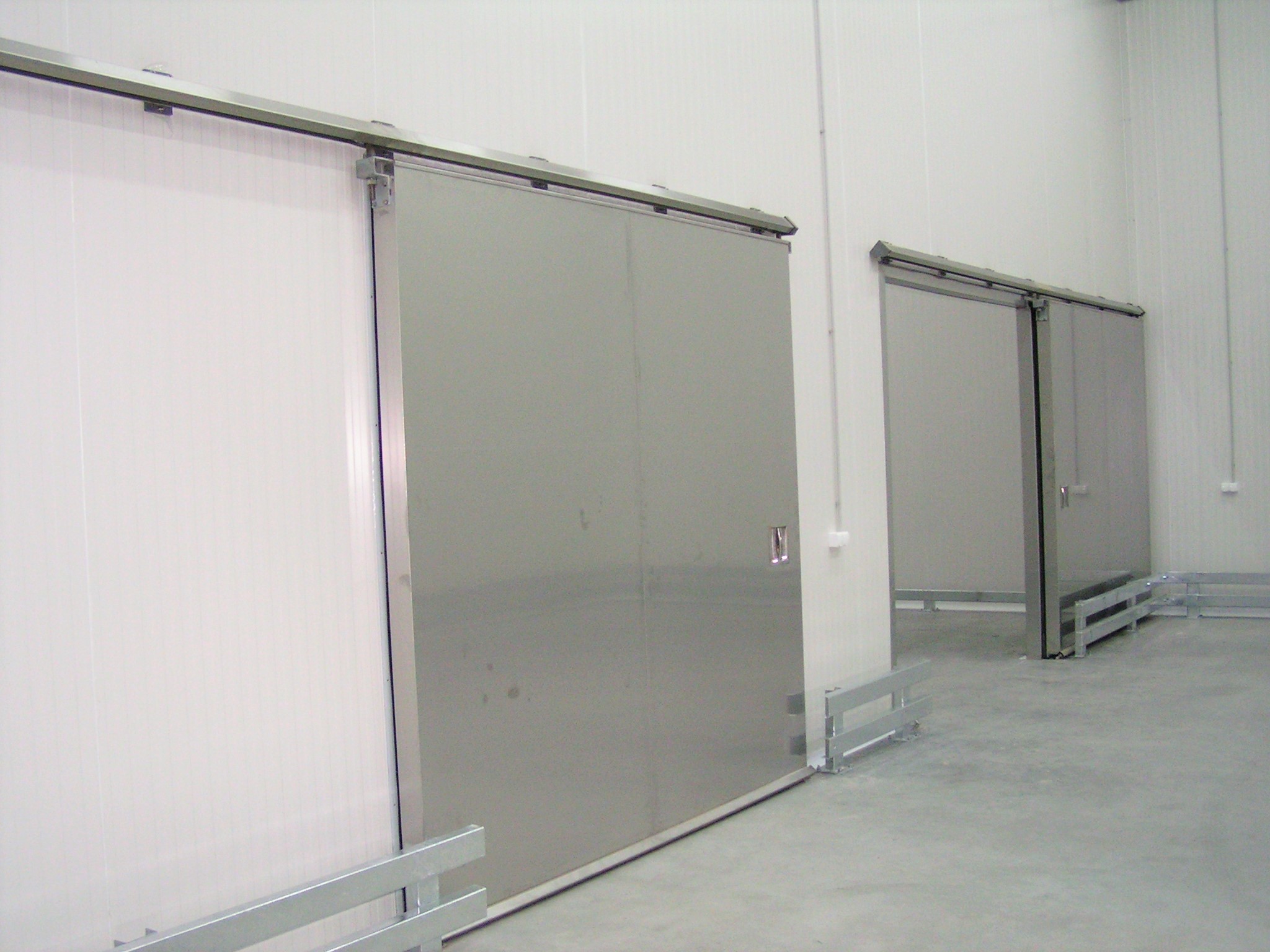 Ipari inox nyílászáró beépítve